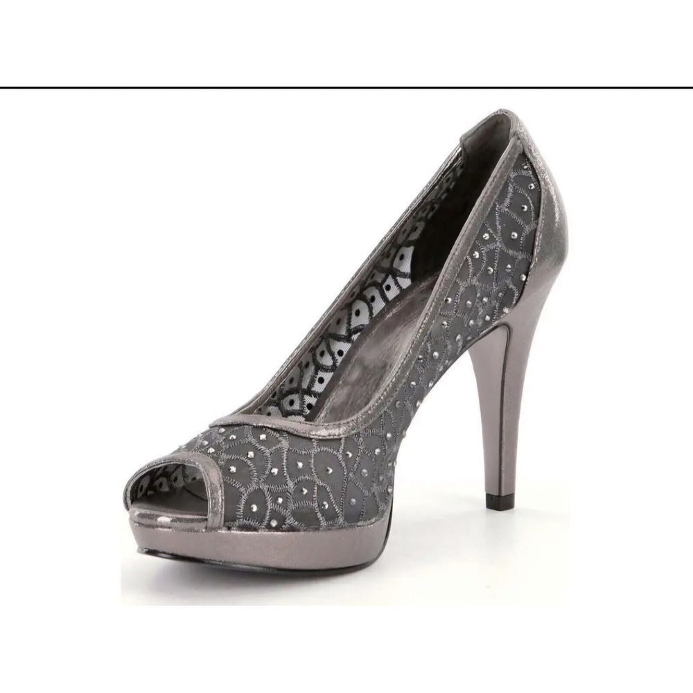 Adrianna Papell‎ Silver Foxy Heels  Shoes Size 7.5 Wedding